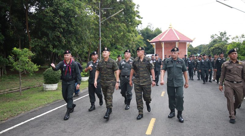 ผบ.ตร. ลงพื้นที่ จ.อุบลราชธานี บำรุงขวัญและตรวจความพร้อมกำลังพล อาวุธ ยุทโธปกรณ์ แผนปฏิบัติการ รับฟังการบรรยายสรุป 4 จังหวัดชายแดนไทย-กัมพูชา ยืนยันมีความพร้อมในทุกด้าน