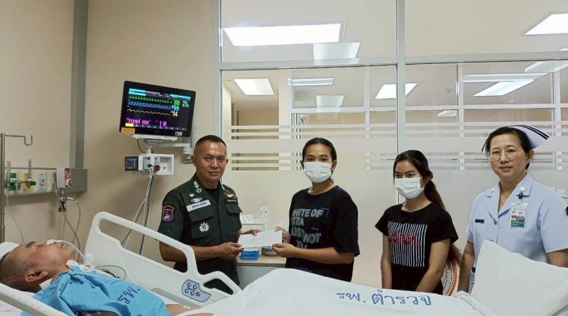 ผบก.ตชด.ภาค 2 เยี่ยมป่วย ด.ต.อุดม อ้วนผุย ตำแหน่ง ผบ.หมู่ กก.ตชด.22 ซึ่งบาดเจ็บจากการปฎิบัติหน้าที่การสู้รบไทย -กัมพูชา