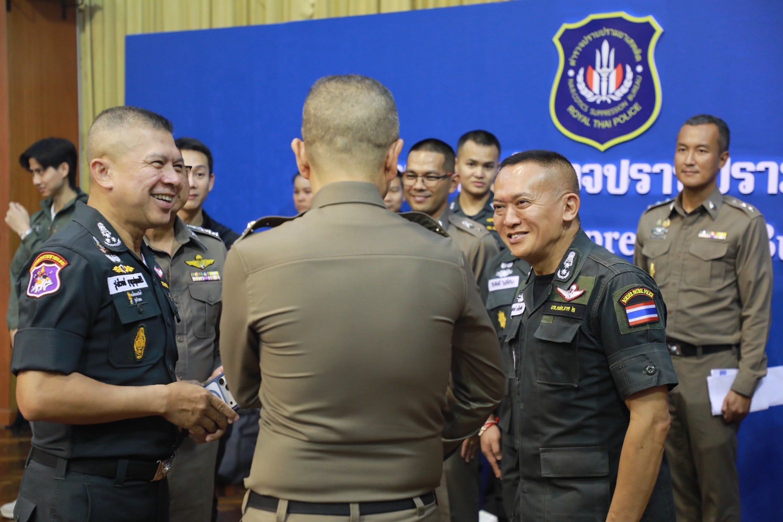 พล.ต.ต.วุฒิพงษ์ เย็นจิตต์ ผบก.ตชด.ภาค 2 ร่วมแถลงผลการปราบปรามเครือข่ายยาเสพติดของสำนักงานตำรวจแห่งชาติ ห้วง 8 เดือน จับกุมกว่า 180,000 คดี ยึดยาบ้า 915 ล้านเม็ด, ไอซ์ 34,116 กิโลกรัม, เฮโรอีน 756 กิโลกรัม อายัดทรัพย์ กว่า 7,100 ล้านบาท