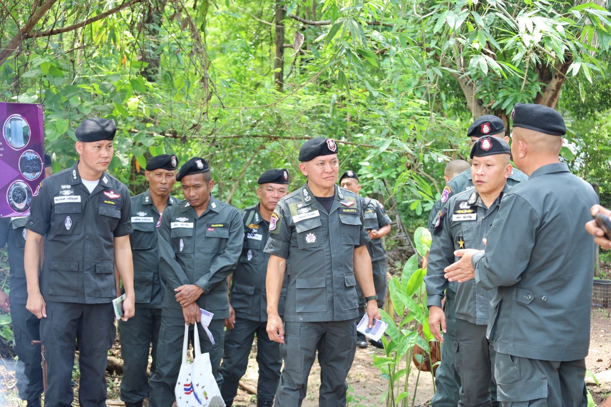 พล.ต.ต.วุฒิพงษ์ เย็นจิตต์ ผบก.ตชด.ภาค 2 พร้อมคณะเดินทางศึกษาดูงาน ลงพื้นที่ศูนย์เศรษฐกิจพอเพียง กก.ตชด.24